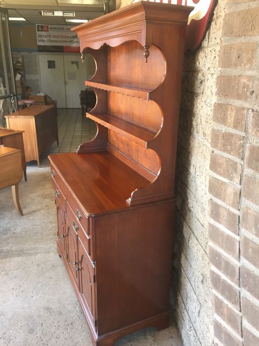Vintage Pennsylvania House Sideboard / Buffet With Hutch [Photo 15]