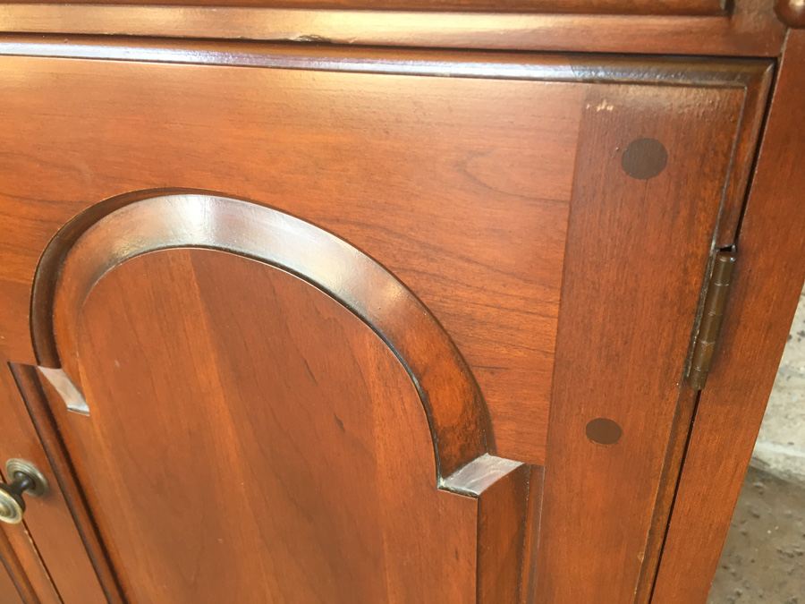Vintage Pennsylvania House Sideboard / Buffet With Hutch [Photo 9]