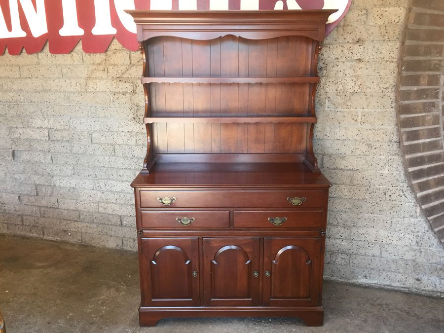 Vintage Pennsylvania House Sideboard / Buffet With Hutch [Photo 12]