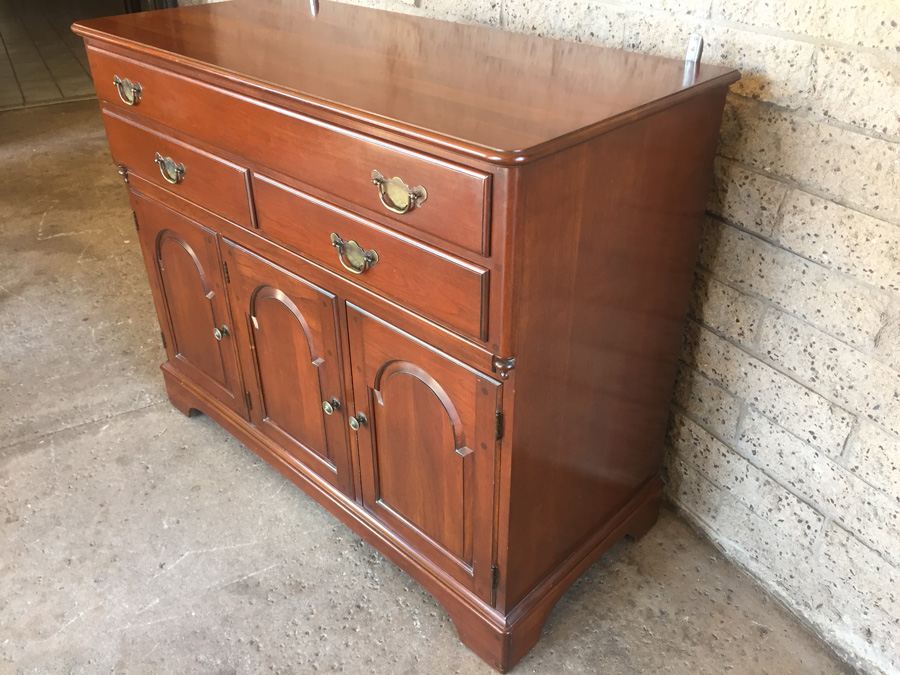 Vintage Pennsylvania House Sideboard / Buffet With Hutch