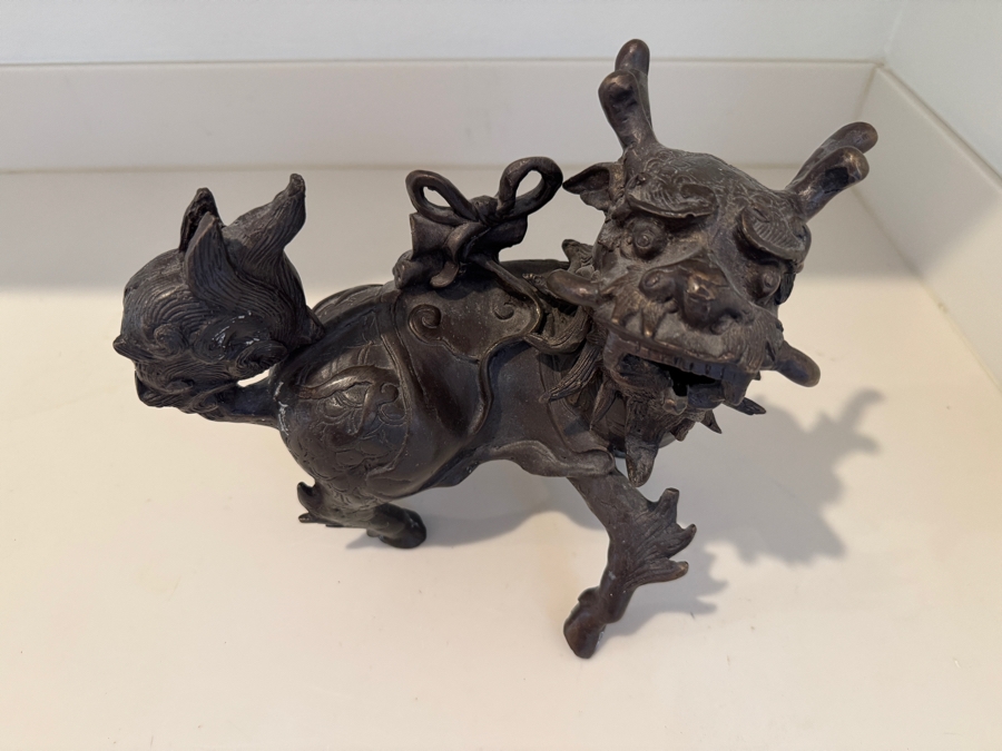 Two-Piece Vintage Japanese Bronze Komainu Shishi Incense Burner With Removable Head And Ribbon-Tied Saddlecloth [Photo 3]