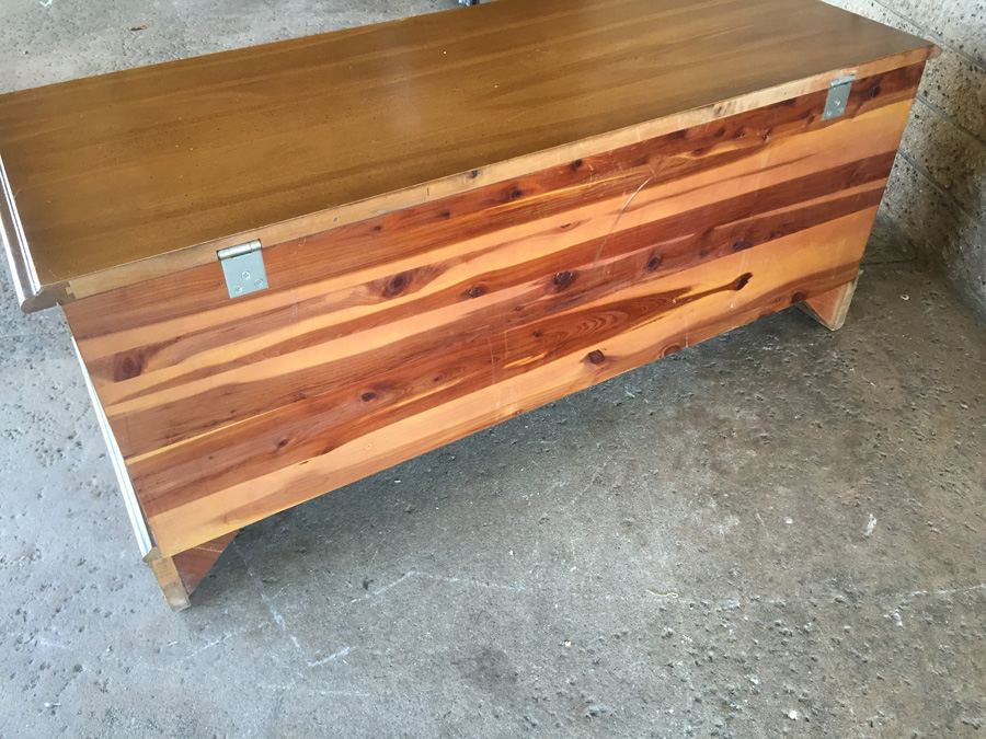 Vintage LANE Cedar Chest [Photo 12]