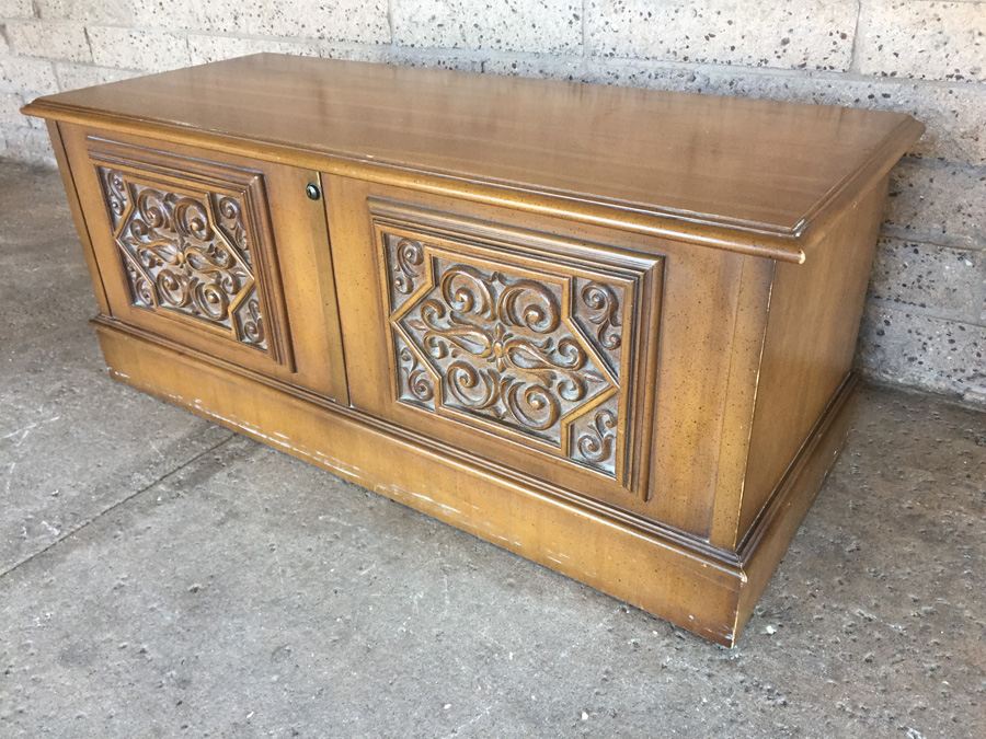 Vintage LANE Cedar Chest [Photo 4]