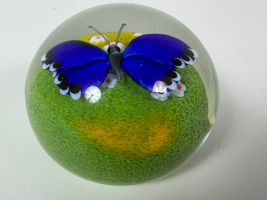 Just Added - Orient & Flume Butterfly Art Glass Paperweight 3.25'W [Photo 4]