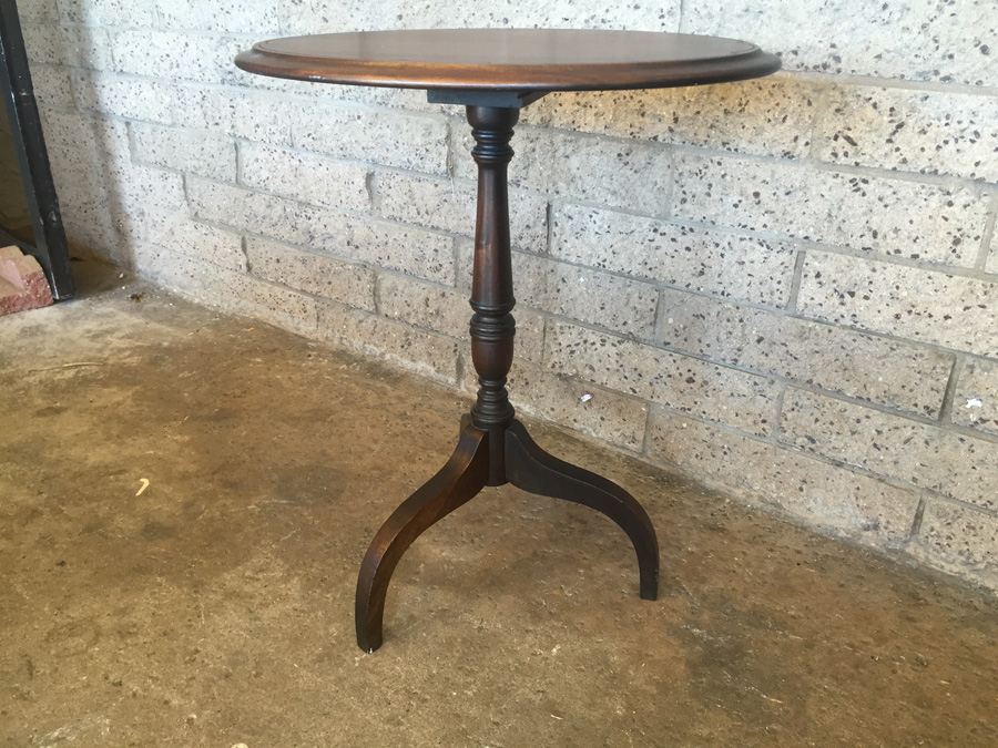 Tilt-Top Candlestand Table [Photo 1]