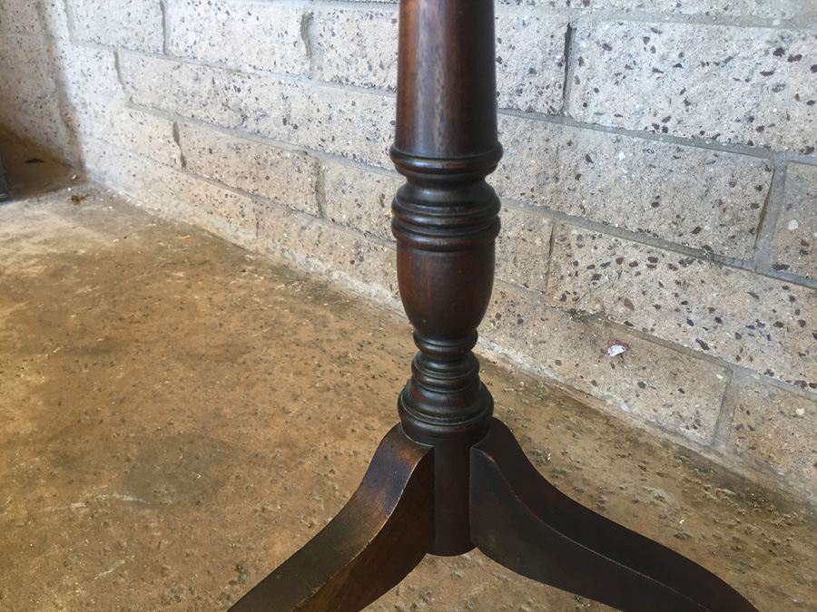 Tilt-Top Candlestand Table [Photo 5]