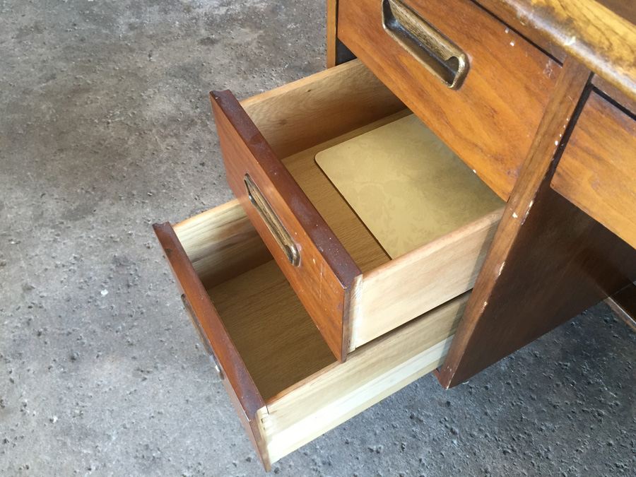 Mid-Century LANE Desk [Photo 12]