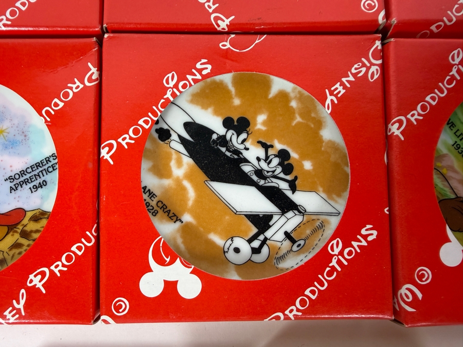 Vintage Walt Disney Productions Mickey Mouse Miniature Plate Collection And Factory Sealed Italian Topolino & Company Playing Cards Set [Photo 6]