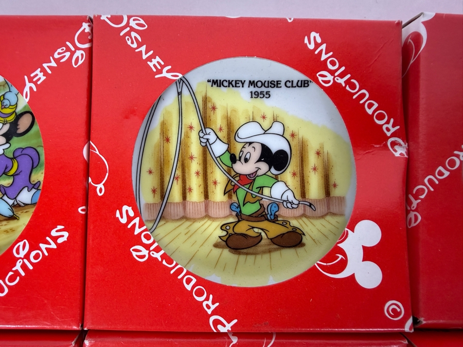 Vintage Walt Disney Productions Mickey Mouse Miniature Plate Collection And Factory Sealed Italian Topolino & Company Playing Cards Set [Photo 9]