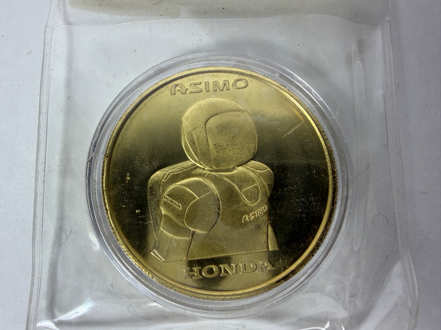 Disneyland Resort Honda ASIMO Solid Bronze Medallion With Original Certificate Of Verification [Photo 2]