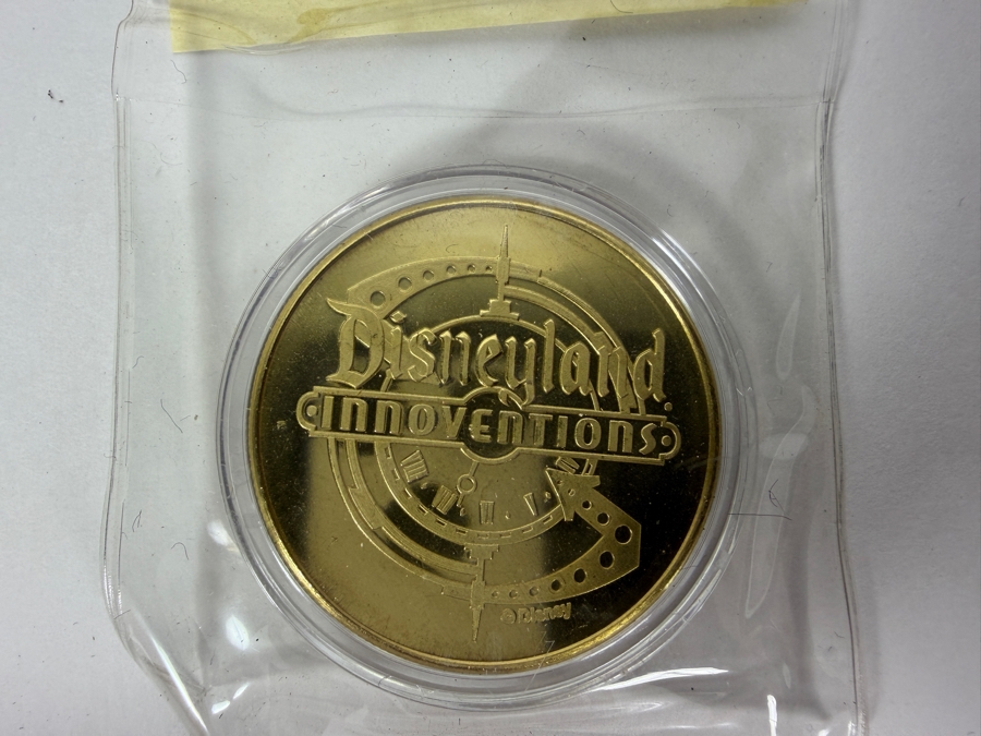 Disneyland Resort Honda ASIMO Solid Bronze Medallion With Original Certificate Of Verification [Photo 4]