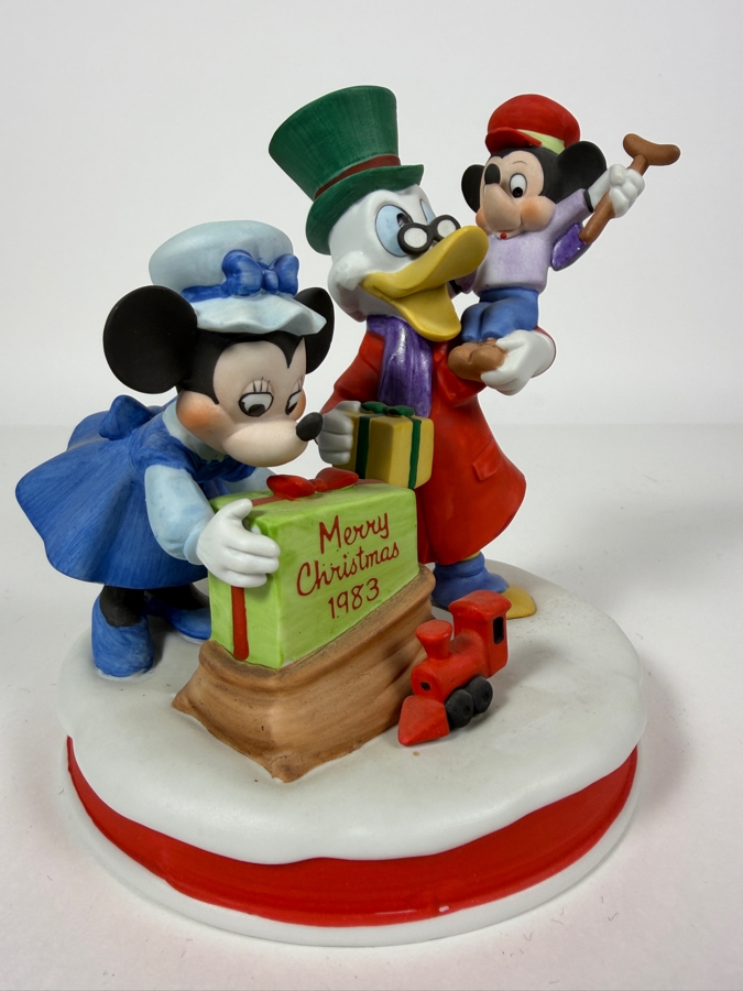 Vintage Grolier Limited Edition The Disney Collection Christmas 1983 Fifth Edition 'Scrooge's Christmas Surprise' Designed By Walt Disney Artists Figurine 7'H [Photo 4]