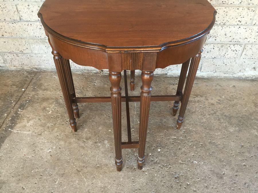 Vintage Mahogany Side Table [Photo 4]