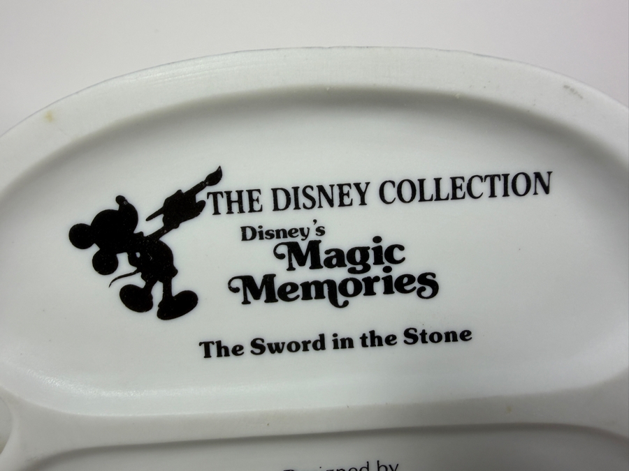 Vintage Grolier Limited Edition Disney Magic Memories The Sword In The Stone Merlin Crowning Arthur Figurine 6'H [Photo 7]