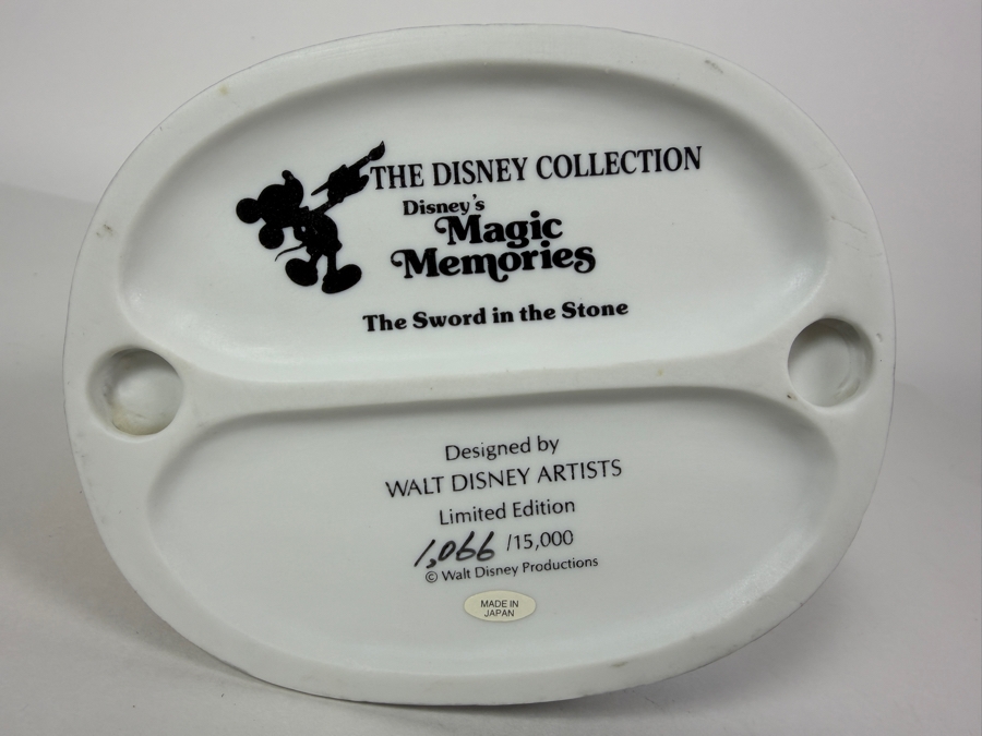 Vintage Grolier Limited Edition Disney Magic Memories The Sword In The Stone Merlin Crowning Arthur Figurine 6'H [Photo 6]