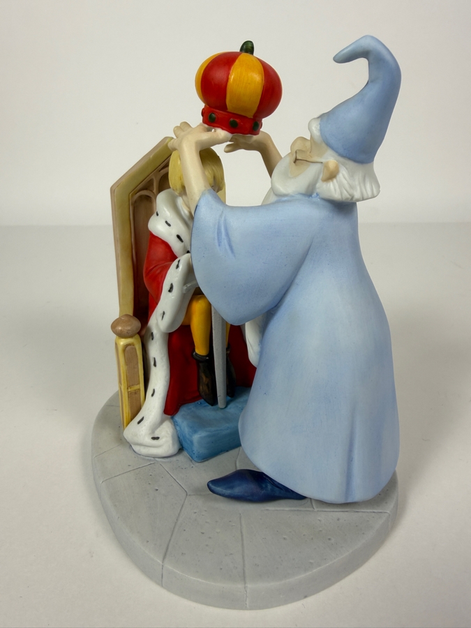 Vintage Grolier Limited Edition Disney Magic Memories The Sword In The Stone Merlin Crowning Arthur Figurine 6'H [Photo 2]