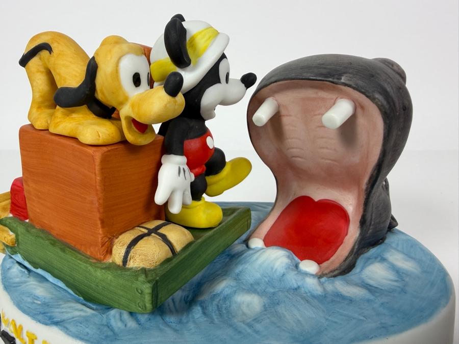 Vintage Walt Disney Cartoon Classics Trader Mickey 1932 And Pluto Limited Edition 180/15,000 Porcelain Figurine [Photo 2]