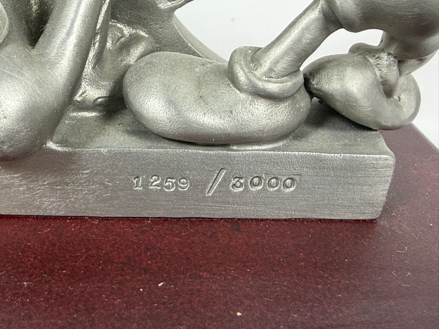 Vintage Walt Disney World Pewter Fab Five Character Desk Clock On Wood Base Limited Edition 1,259 Of 3,000 10'W X 4'D [Photo 8]