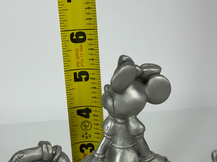 Vintage Walt Disney World Pewter Fab Five Character Desk Clock On Wood Base Limited Edition 1,259 Of 3,000 10'W X 4'D [Photo 12]
