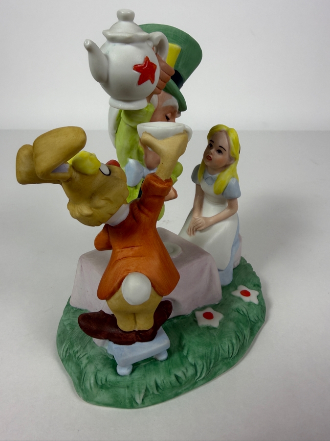 Vintage Grolier Disney Magic Memories Alice In Wonderland Mad Tea Party Limited Edition Figurine 6'H [Photo 4]