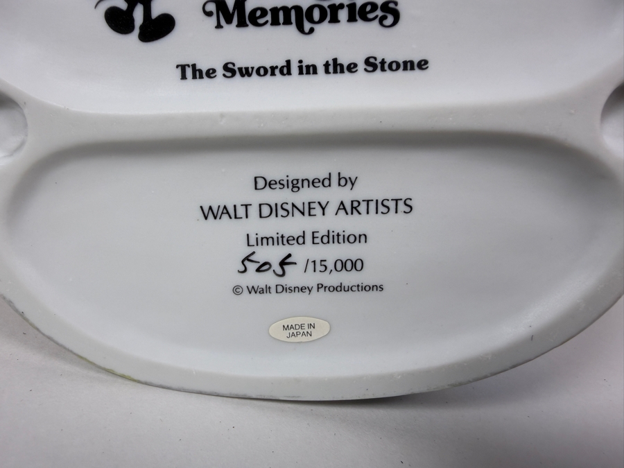Vintage Grolier Limited Edition Disney Magic Memories The Sword In The Stone Arthur And Merlin Coronation Porcelain Figurine 6'H [Photo 9]