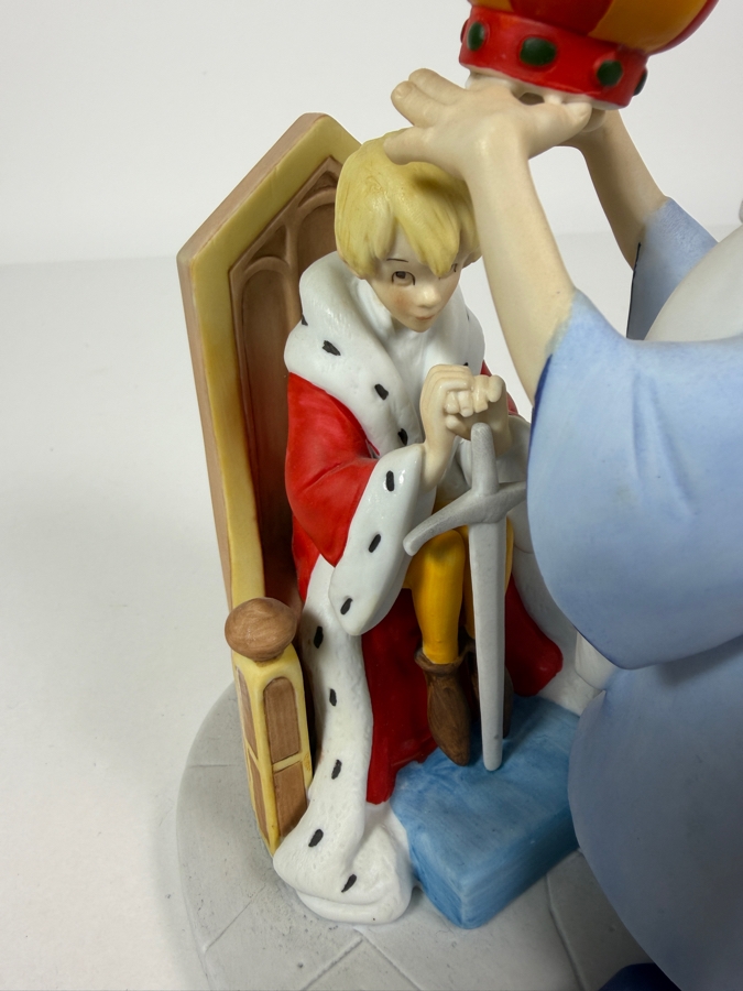 Vintage Grolier Limited Edition Disney Magic Memories The Sword In The Stone Arthur And Merlin Coronation Porcelain Figurine 6'H [Photo 3]