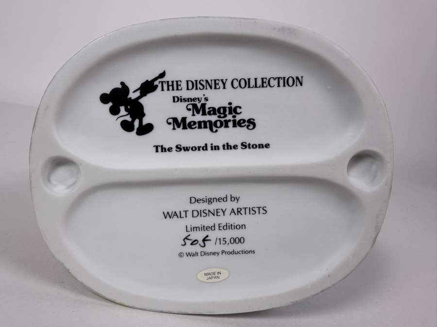 Vintage Grolier Limited Edition Disney Magic Memories The Sword In The Stone Arthur And Merlin Coronation Porcelain Figurine 6'H [Photo 7]