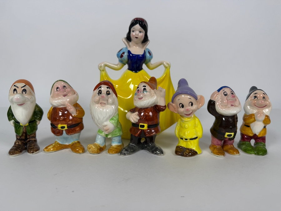 Vintage Walt Disney Productions Snow White And The Seven Dwarfs Ceramic Figurine Set 3.5' - 7'H [Photo 2]