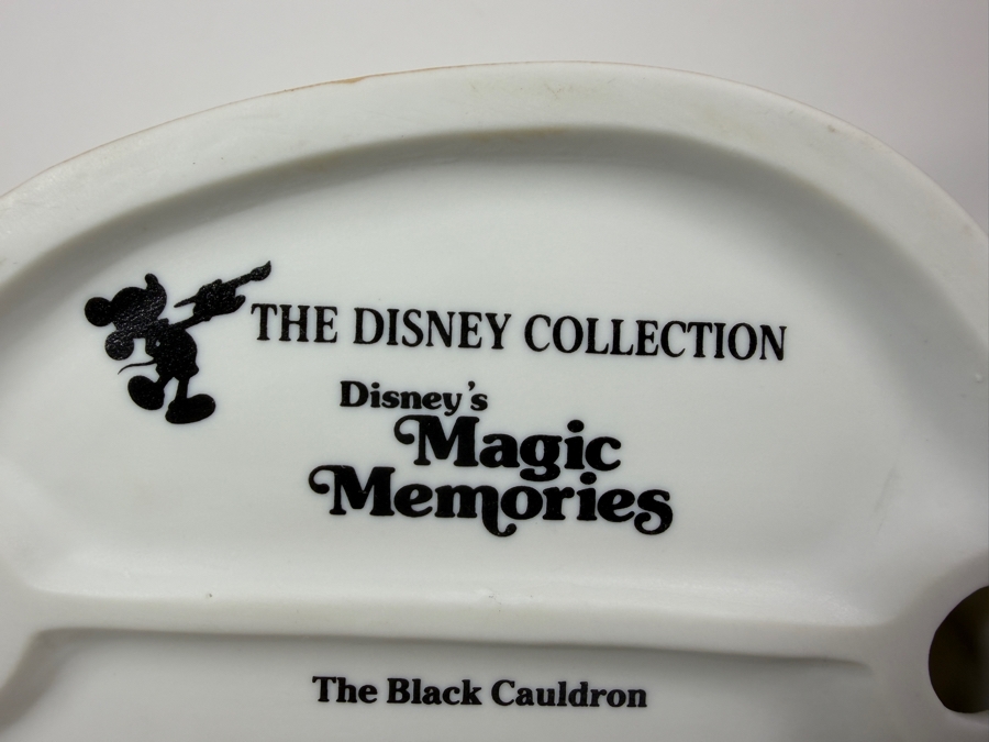 Vintage Grolier Disney Collection Magic Memories The Black Cauldron Limited Edition 2,011/15,000 Porcelain Figurine 6'H [Photo 6]