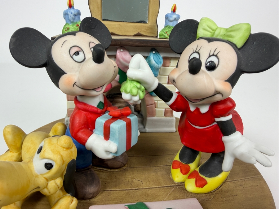 Vintage Grolier The Disney Collection Christmas 1986 Limited Edition 1,752/25,000 Mickey Minnie And Pluto Mistletoe Figurine Designed By Walt Disney Artists 5.5'H [Photo 3]