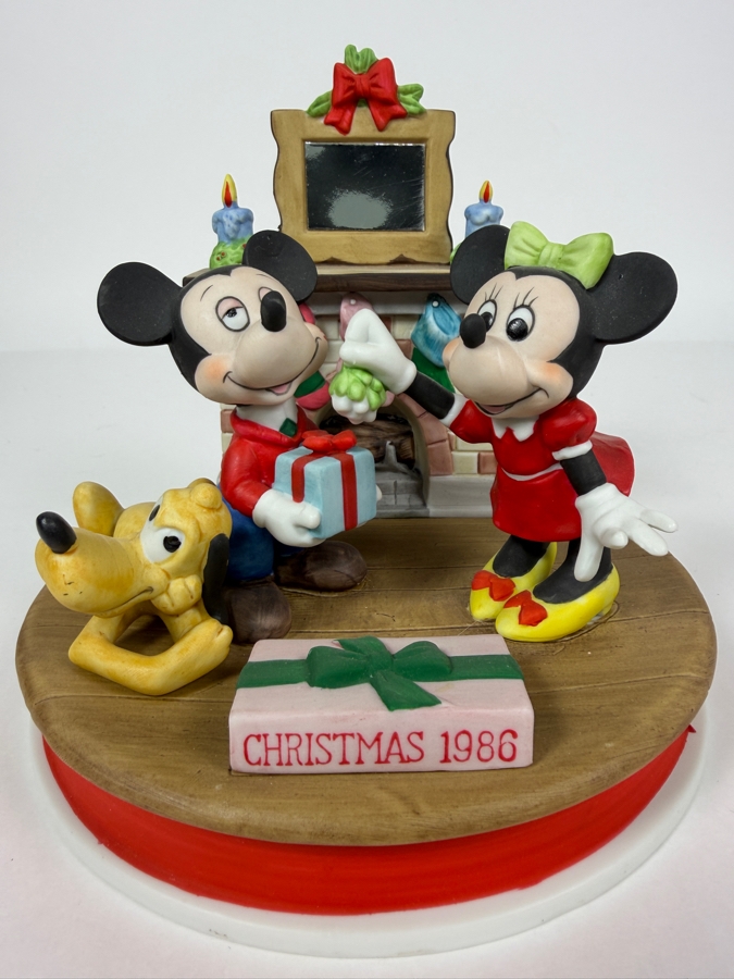 Vintage Grolier The Disney Collection Christmas 1986 Limited Edition 1,752/25,000 Mickey Minnie And Pluto Mistletoe Figurine Designed By Walt Disney Artists 5.5'H [Photo 2]