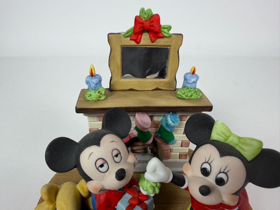 Vintage Grolier The Disney Collection Christmas 1986 Limited Edition 1,752/25,000 Mickey Minnie And Pluto Mistletoe Figurine Designed By Walt Disney Artists 5.5'H [Photo 4]