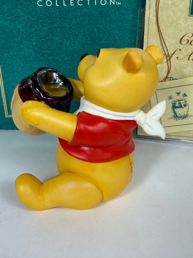 Walt Disney Classics Collection Winnie The Pooh 'Time For Something Sweet' 1996 Member Figurine 3.5'H With COA And Pin [Photo 5]