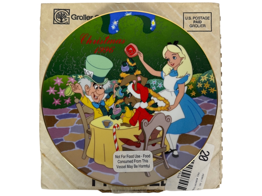 Vintage Grolier Disney 'Christmas In Wonderland' Alice Mad Hatter And March Hare 1996 Limited Edition #9225 Collector Plate 8.5'W