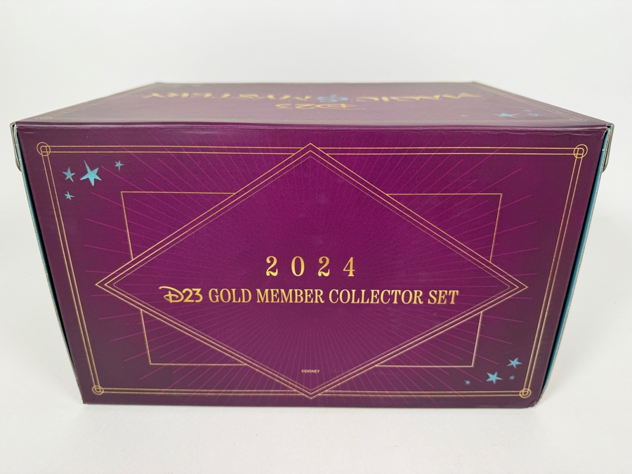 Disney D23 Magic & Mystery Exclusive Gold Member Collector Gift Set 2024 [Photo 8]