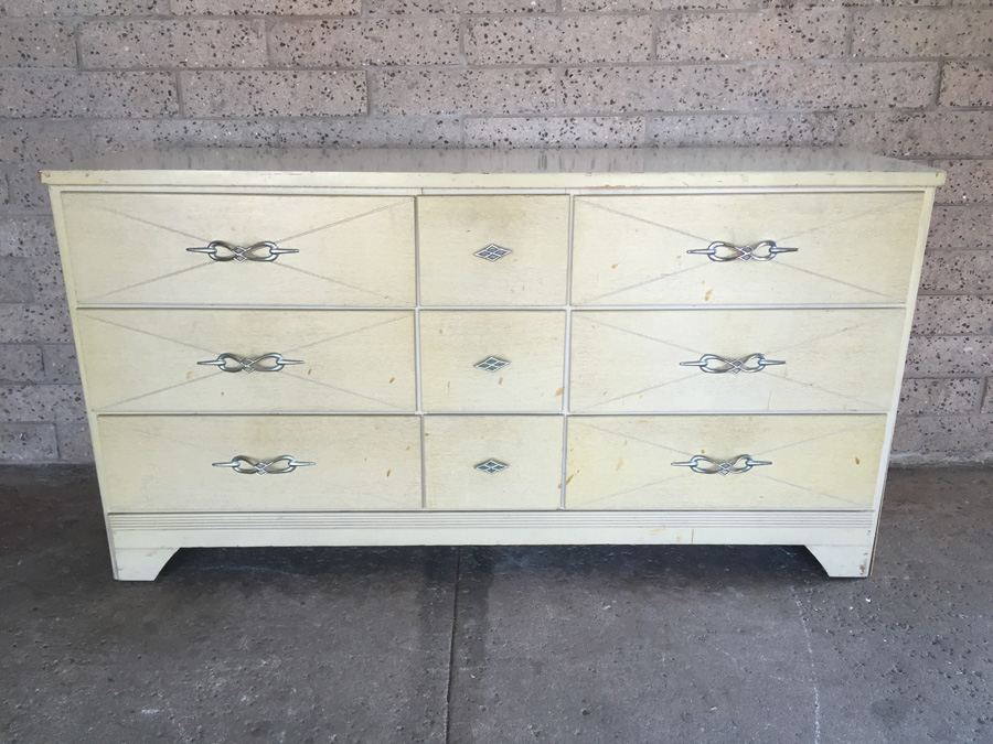 Retro Dresser