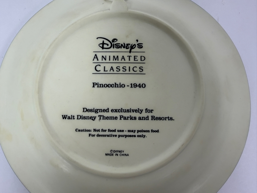 Disney Animated Classics Pinocchio - 1940 3D Collector Plate 8.5'W [Photo 5]
