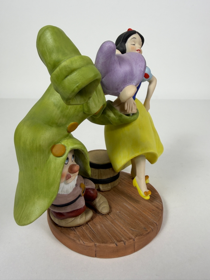 Vintage Grolier Disney's Magic Memories Snow White Dancing With Dopey And Sneezy Limited Edition 810/15,000 Figurine Designed By Walt Disney Artists 6'H [Photo 4]