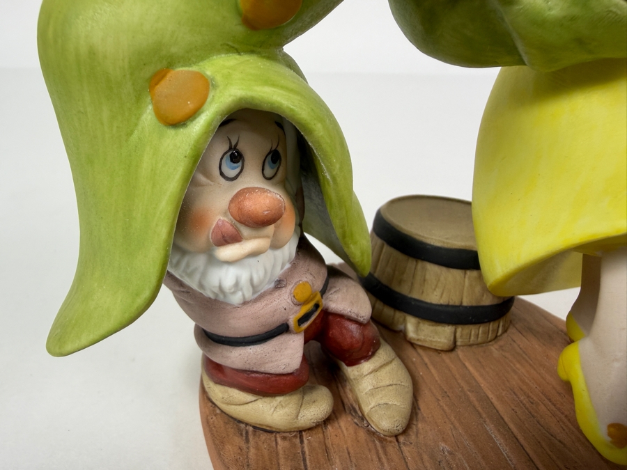 Vintage Grolier Disney's Magic Memories Snow White Dancing With Dopey And Sneezy Limited Edition 810/15,000 Figurine Designed By Walt Disney Artists 6'H [Photo 5]
