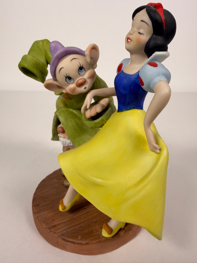Vintage Grolier Disney's Magic Memories Snow White Dancing With Dopey And Sneezy Limited Edition 810/15,000 Figurine Designed By Walt Disney Artists 6'H [Photo 2]