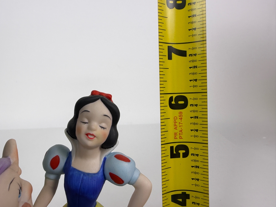 Vintage Grolier Disney's Magic Memories Snow White Dancing With Dopey And Sneezy Limited Edition 810/15,000 Figurine Designed By Walt Disney Artists 6'H [Photo 9]