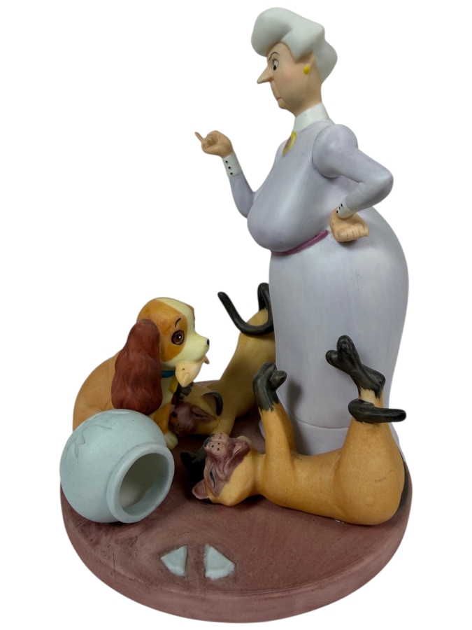 Vintage Grolier The Disney Collection Heroes & Villains Lady & The Tramp Aunt Sarah Si And Am Limited Edition 144/24,750 Figurine Designed By Walt Disney Artists 6.5'H