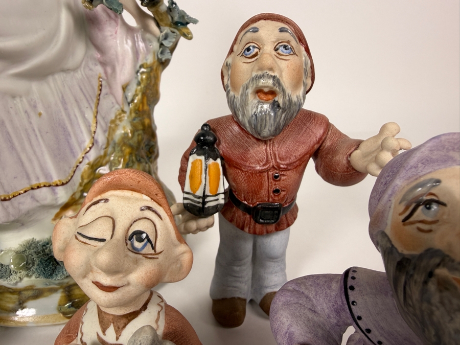 Vintage Walt Disney Productions Alba Iulia Snow White 11'H & The Seven Dwarfs 7'H Large Porcelain Figurine Set Made In Romania 10.5'H [Photo 3]