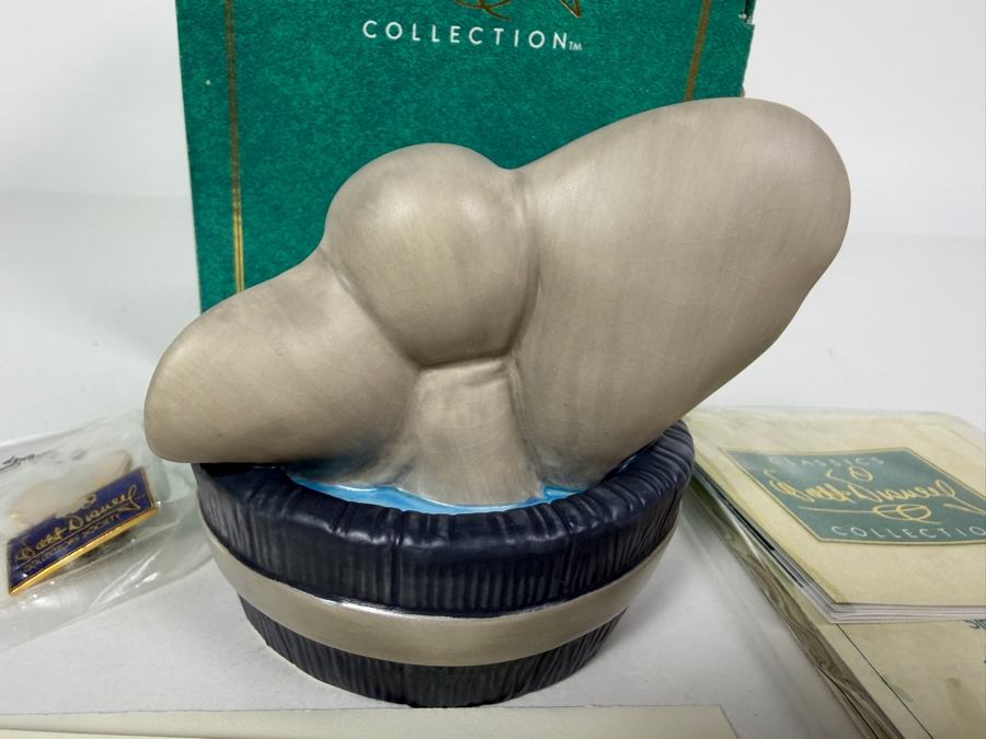 Walt Disney Classics Collection 'Simply Adorable' Dumbo In Bathtub 1995 Membership Figurine 3.5'H [Photo 9]