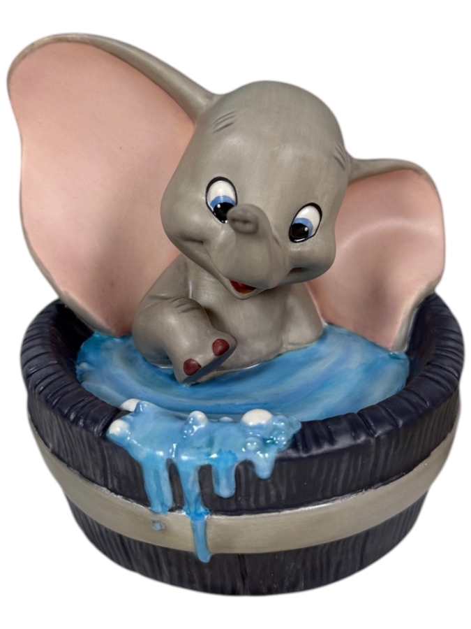 Walt Disney Classics Collection 'Simply Adorable' Dumbo In Bathtub 1995 Membership Figurine 3.5'H [Photo 2]
