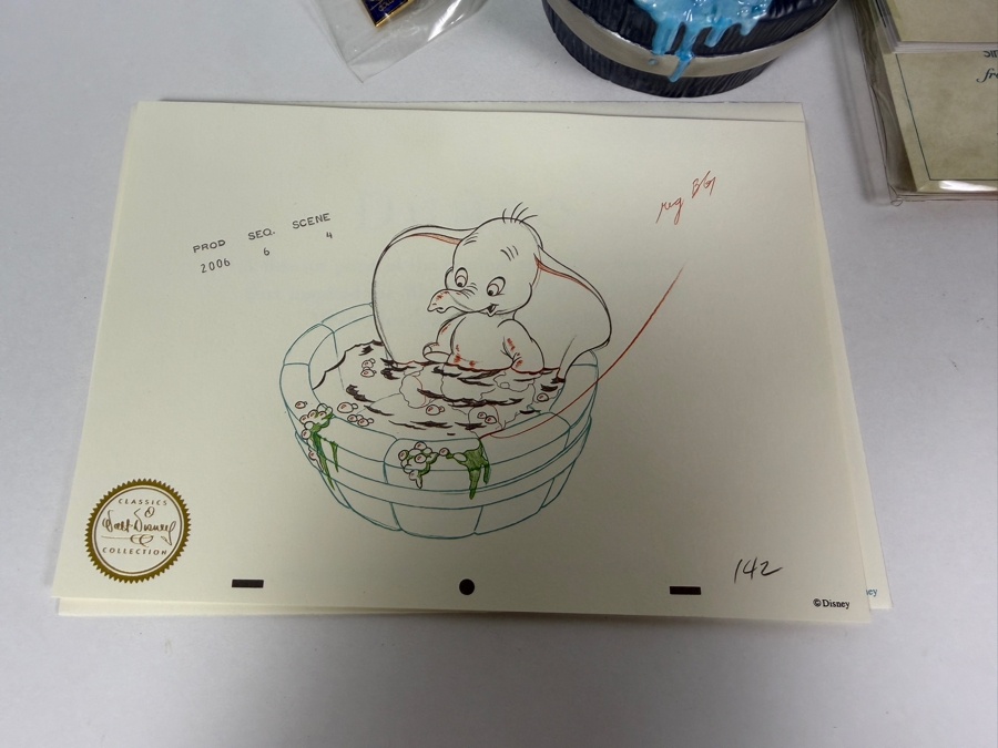 Walt Disney Classics Collection 'Simply Adorable' Dumbo In Bathtub 1995 Membership Figurine 3.5'H [Photo 7]