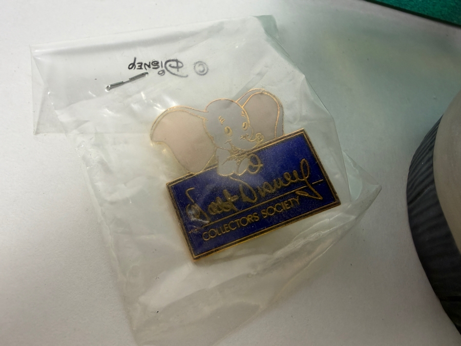 Walt Disney Classics Collection 'Simply Adorable' Dumbo In Bathtub 1995 Membership Figurine 3.5'H [Photo 6]