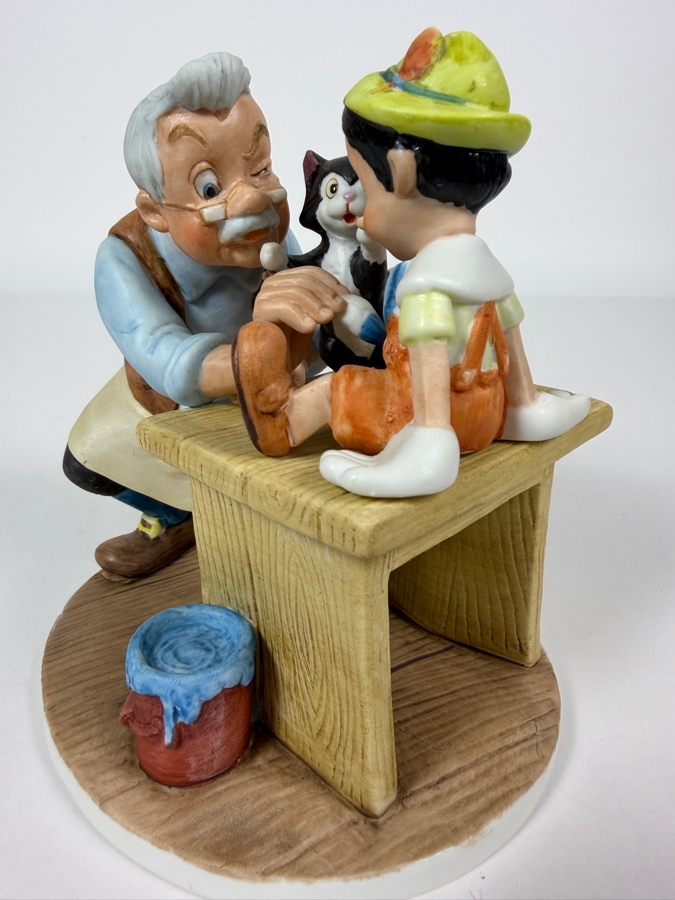 Vintage Grolier Disney's Magic Memories Limited Edition 3,187/15,000 Pinocchio, Geppetto, and Figaro Porcelain Figurine Designed By Walt Disney Artists 5.5'H [Photo 3]