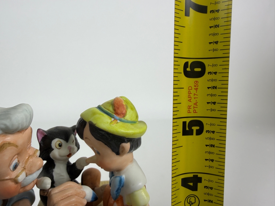 Vintage Grolier Disney's Magic Memories Limited Edition 3,187/15,000 Pinocchio, Geppetto, and Figaro Porcelain Figurine Designed By Walt Disney Artists 5.5'H [Photo 9]