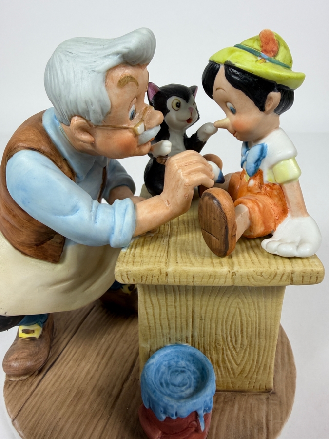 Vintage Grolier Disney's Magic Memories Limited Edition 3,187/15,000 Pinocchio, Geppetto, and Figaro Porcelain Figurine Designed By Walt Disney Artists 5.5'H [Photo 2]